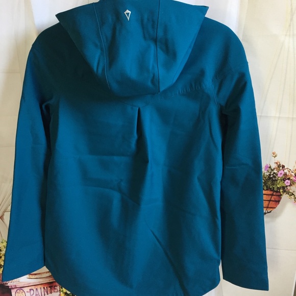 NWT IVIVVA BY LULULEMON TAKE ON ELEMENTS JACKET 8 - Picture 3 of 7